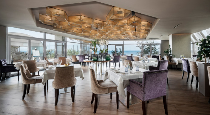 VIEW Restaurant – Seafood &amp; Grill 